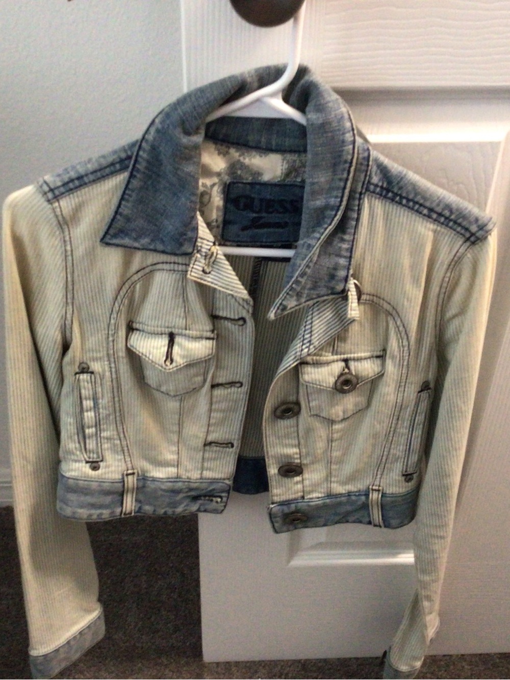 GUESS Two-Tone Cropped Denim Jacket in Cream and Blue